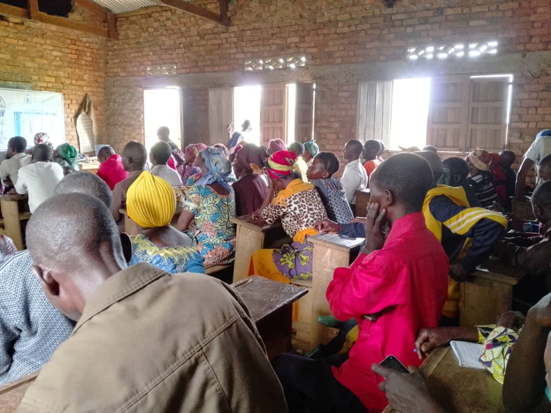 Sensibilisation aux familles déplacées à Iganda Wamuzimu